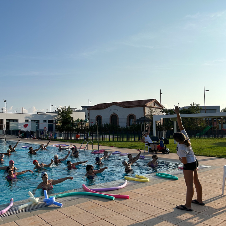 Nuestro espacio para compartir buenas prácticas en el envejecimiento rural Ejercicio en piscina